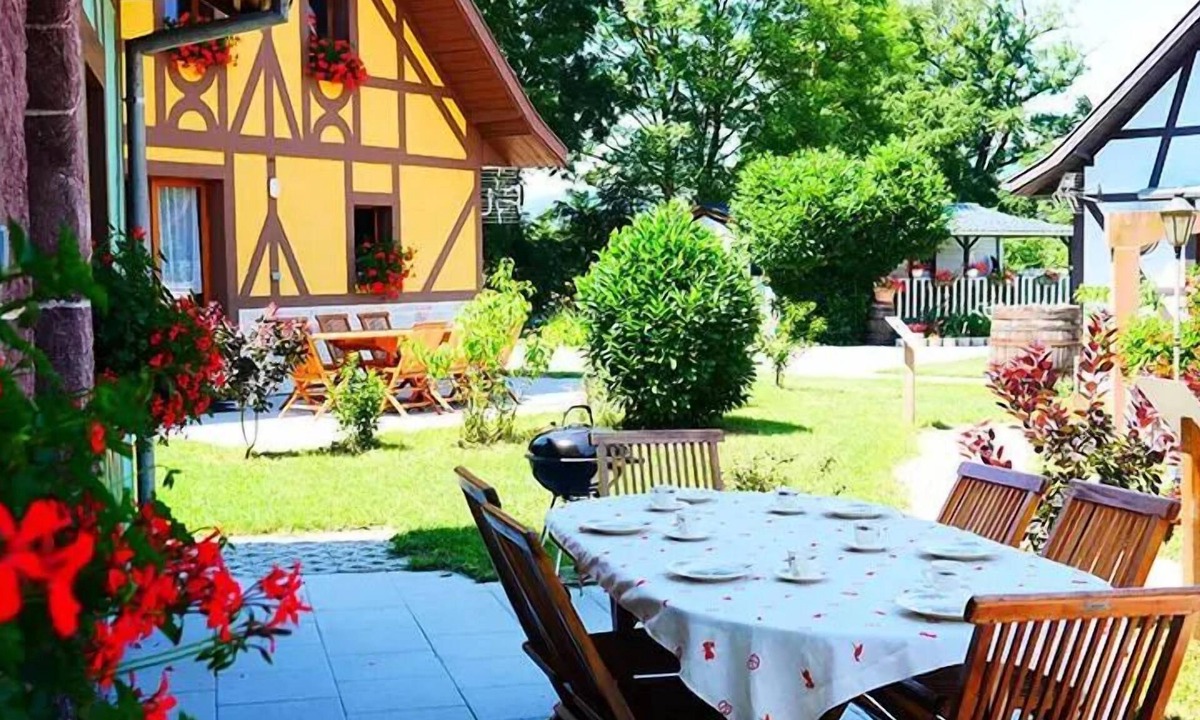 Burnhaupt-le-Haut Ski Chalet | Alsatian Chalet - 3 Bedrooms, Sleeps 6