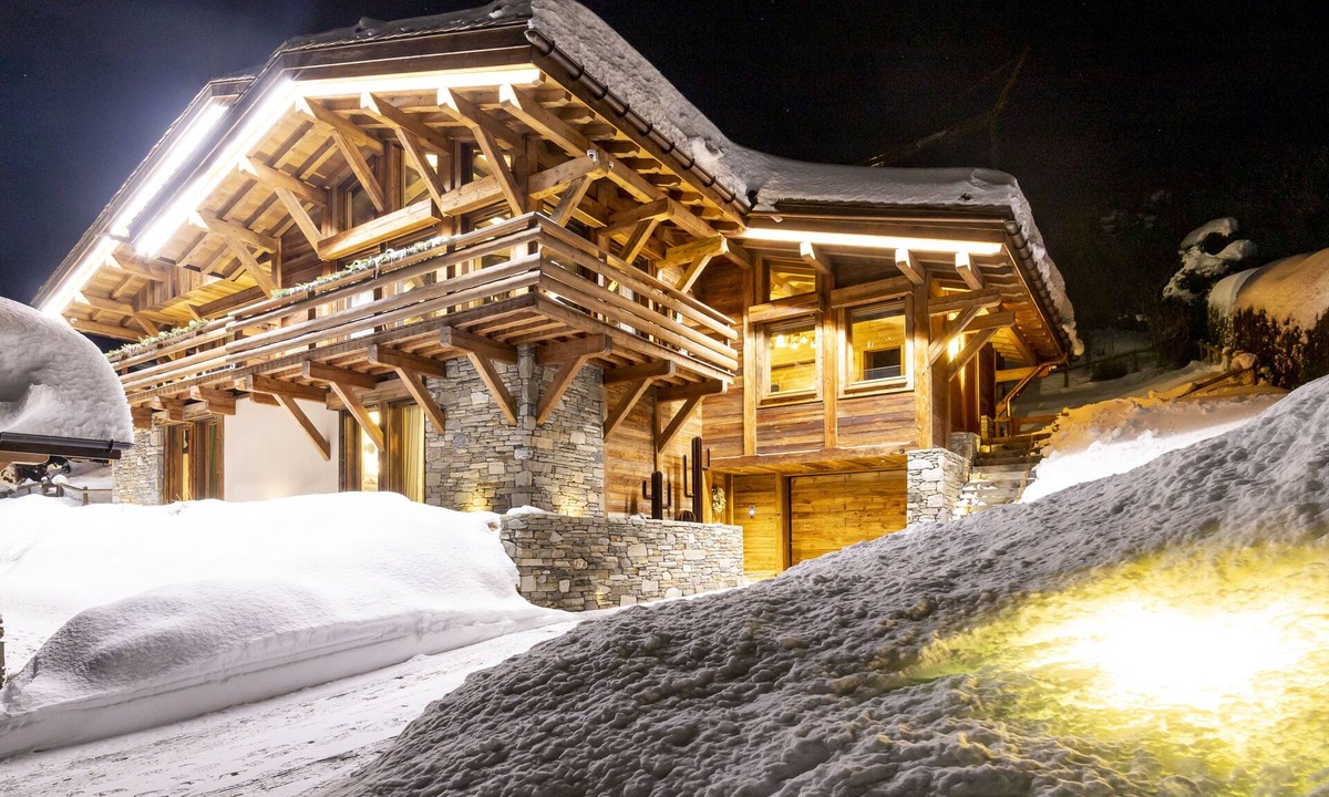 Megeve Ski Chalet | CHALET GRAND PARADIS, comfort, refinement, 7 bedrooms, cinema, SPA, near center