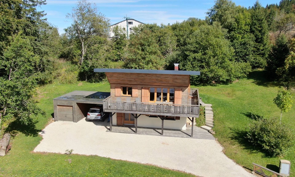 Premanon Ski Chalet | Cosy and comfortable 4-star chalet in a peaceful natural setting