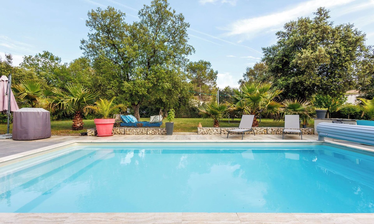Pernes-les-Fontaines House | Gite kenza in the heart of Provence with swimming pool in a 3000 m2 property.
