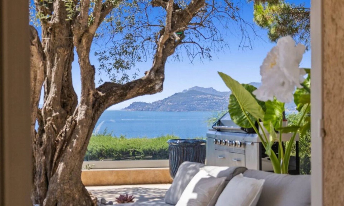 La Croix des Gardes Villa | Mediterranean villa Cannes/7 rooms/Jacuzzi/swimming pool