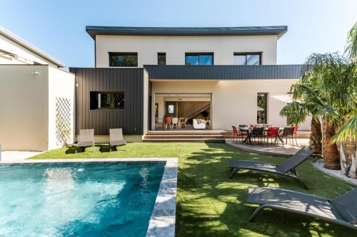 Le Grau-dʼAgde Villa | Villa Amphitrite Share beach & happiness
