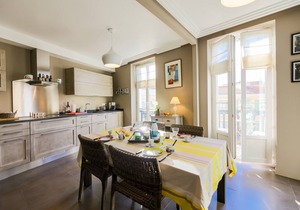 VUE MAGENTA AP4188 by Riviera Holiday Homes