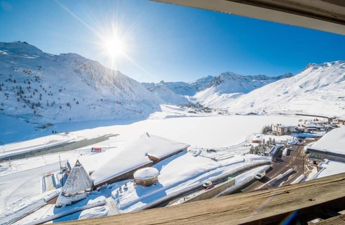 Tignes le Lac Apartment | 10m from resort center, 11st floor, tv, ski locker, 80m², Tignes