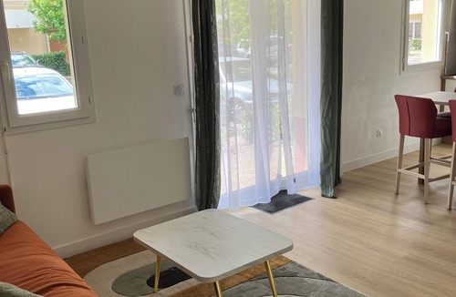 Pin - Vert Galant Apartment | 2/4 pers apartment 10 minutes walk from the 24H du Mans circuit with private parking lot