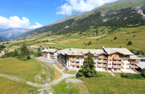 Val Cenis Apartment | 2nd floor, balcony, tv, ski locker, 34m², Val Cenis