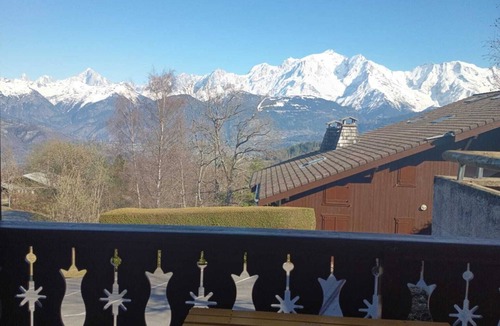 Cordon Apartment | Apartment with Mont Blanc view, terrace and garage