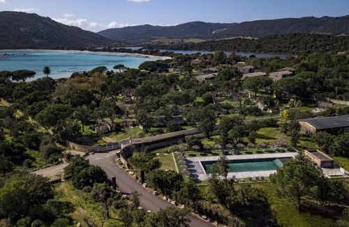 Santa Giulia Apartment | Appartement Duplex Résidence Cala Sultana