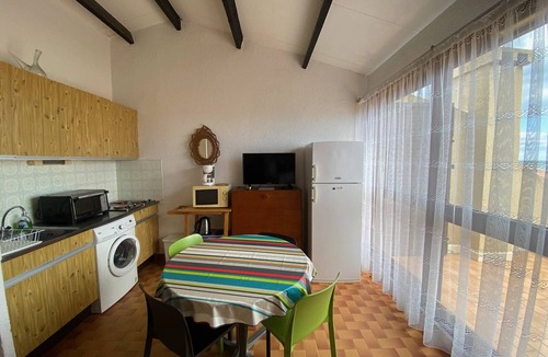 Port Leucate Villa | Beachfront Villa with Terrace, Parking, and 4 Single Beds - Sleeps 4