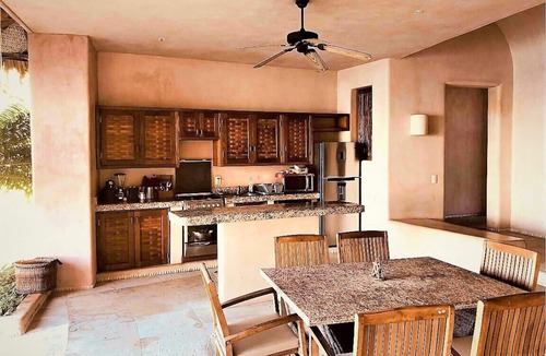 Zihuatanejo Apartment | Beautiful apartment facing the sea