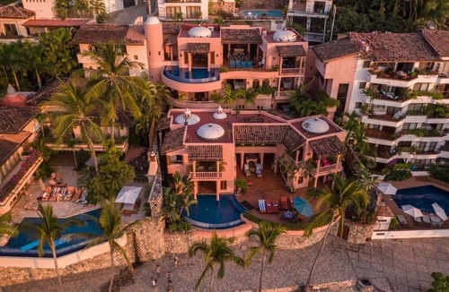 South Shore Hotel Area Villa | Beautiful beach front Villa, enjoy of the best views of the bay and sandy beach