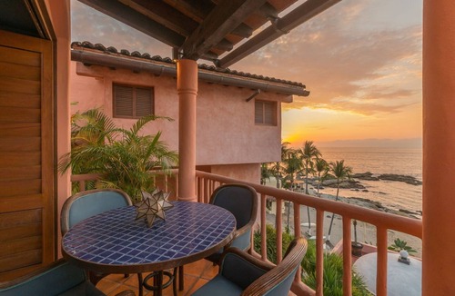 South Shore Hotel Area Villa | Beautiful beach front Villa, enjoy of the best views of the bay and sandy beach