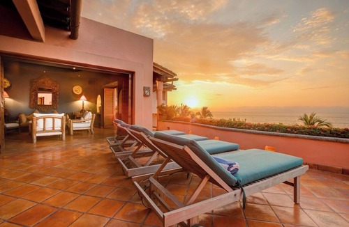 South Shore Hotel Area Villa | Beautiful beach front Villa, enjoy of the best views of the bay and sandy beach