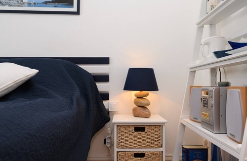 Arradon Bed & Breakfast | Bed and Breakfast 'Couette Et Café' with Shared Garden and Wi-Fi