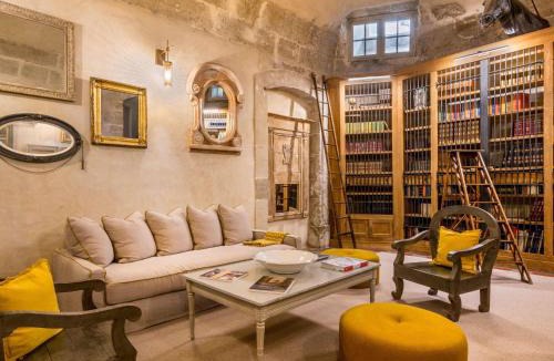 Mazan Hotel | Château de Mazan - Handwritten Collection