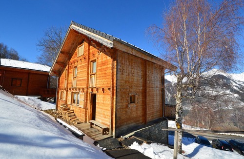 Montalbert Ski Chalet | Chalet Phoenix 150m² 12/14 pers. 5 bedrooms/5 bathrooms Fireplace Sauna 300m from the slopes