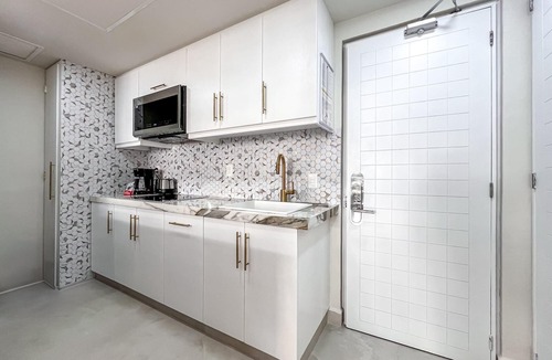 Centro - Supmza 001 Condo | Condo at Ixchel Beach Hotel. Steps from Beach