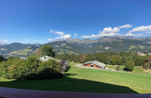 Cohennoz Apartment | Cozy Studio for 4 Near Slopes with Parking and Ski Storage