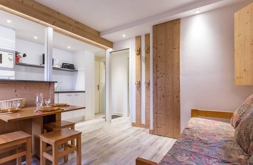 Montchavin Apartment | Renovated apartment near Paradisio, 200m from slopes, balcony, TV