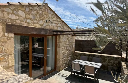 Bessas House | Gîte, located in a stone farmhouse, air conditioning and swimming pool, quiet location.