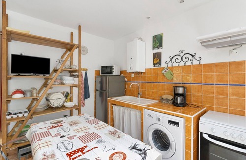 Appietto House | Ground-Floor Apartment in the Heart of a Large Wooded Park