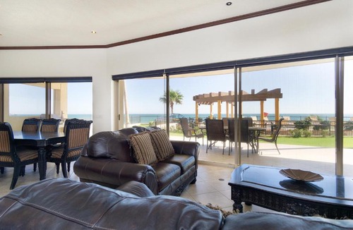 Bella Vista House | Ground Floor Spacious Perfect for Big Family