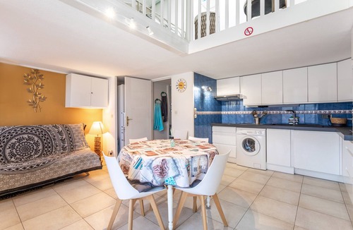 Leucate House | Holiday Home 'Résidence Naturiste Eden' with Sea View, Private Terrace and Wi-Fi