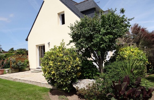 Tregunc House | House with sea view, beach access, indoor swimming pool, heated from 15/05/15/09