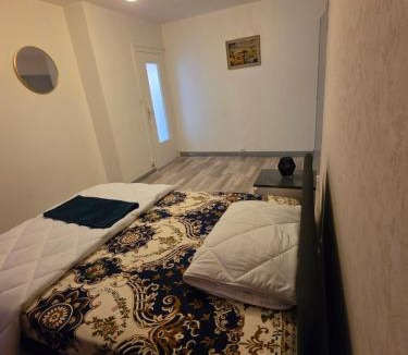 Montmuzard Apartment | Jenni Guest