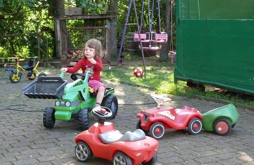 Hofheim in Unterfranken Apartment | Kinderfreundlicher Bio-Bauernhof mit Hofladen, vielen Tieren (Dachgeschoss)