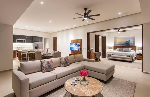 Romantic Zone Condo | Ocean View Penthouse in Romantic Zone