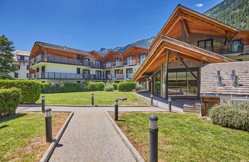 Les Tines House | Odalys Résidence Isatis