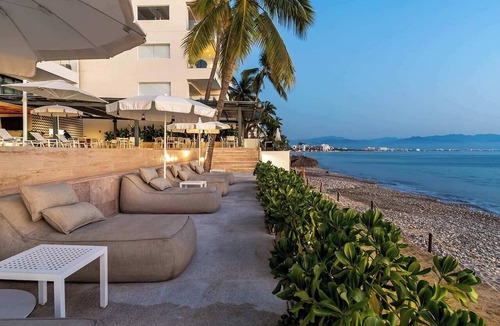 Bucerias Apartment | Panarea 4C | Beachfront 3BR + Outdoor Kitchen, Very Nice Ocean Views, Sleeps 8