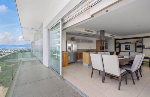 South Hotel Zone Apartment | Peninsula Vallarta Luxury Condo 21st floor