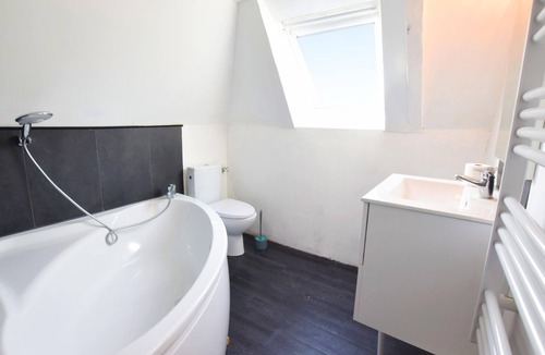 Saint-Germain-du-Pert House | Perfect vacation home for a family vacation in Isigny-Sur-Mer.