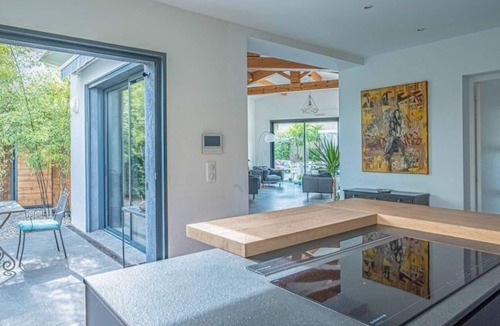Ceyreste Villa | Quiet villa in the Provençal pine forest