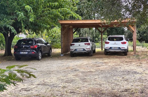 Ghisonaccia Villa | Spacieuse villa avec grand jardin clos, idéale pour familles et groupes d'amis.