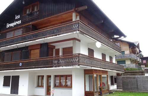 Les Gets Apartment | Spacious 6-Room Apartment for 13 – Central Location, Near Slopes, WiFi, Linens Included in Winter
