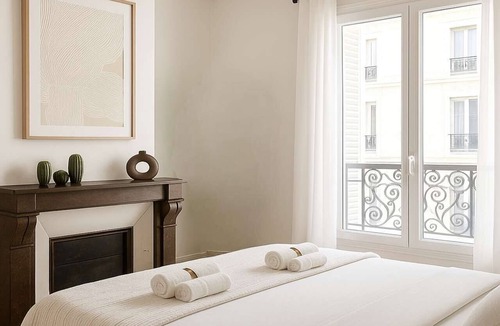 Epinettes Apartment | Spacious & chic flat with elevator access - Paris
