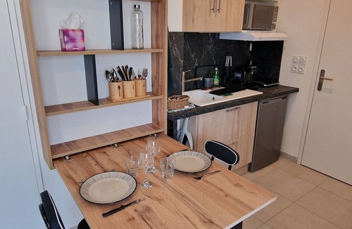 Valence Apartment | Studio with private parking - Near schools & hospital - Valence