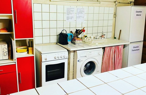 Grans House | Studiowohnung mit Terrasse - Pool, Tennis, Bouleplatz by Interhome