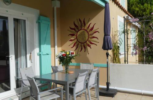 Leucate Villa | Villa 3 chambres avec terrasse, 6 pers, proche plage, Wi-Fi gratuit, quartier agréable - FR-1-81-146