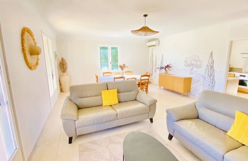Arles Villa | Villa Magali Arles — Peaceful with Pool and Piano