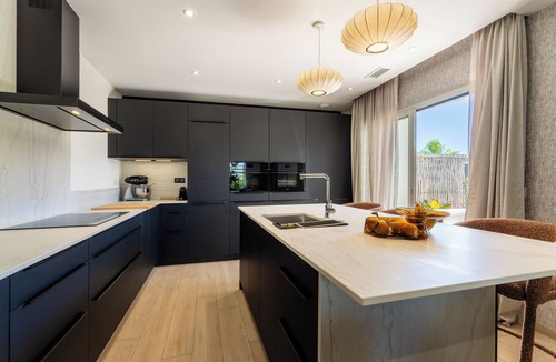 Le Grau-dʼAgde Villa | Villa Maya · Rooftop beach access heated pool