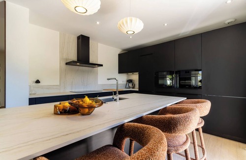 Le Grau-dʼAgde Villa | Villa Maya · Rooftop beach access heated pool