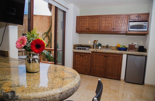 Playa Las Gatas Condo | Zihua Vista Bay Studio Hideaway: Balcony, Infinity Pool, Walk to Playa La Ropa