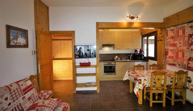 100m from resort center, Ground floor, tv, ski locker, 40m², Tignes