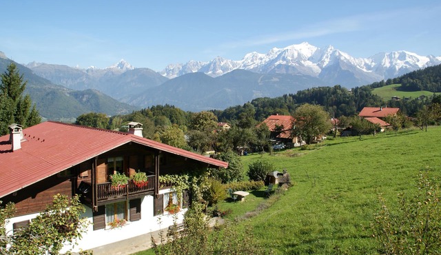 3* apartment with mont-blanc view in detached house