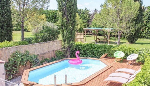 A peaceful house in Provence with a pool, located between the Luberon, Avignon, and Mont Ventoux