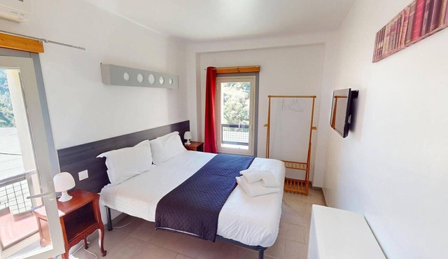 Air-conditioned room, mountain view